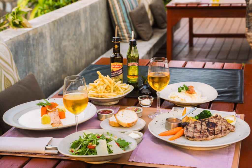 Let's Sea Hua Hin's Beach Restaurant ร้านอาหารหัวหินริมทะเล