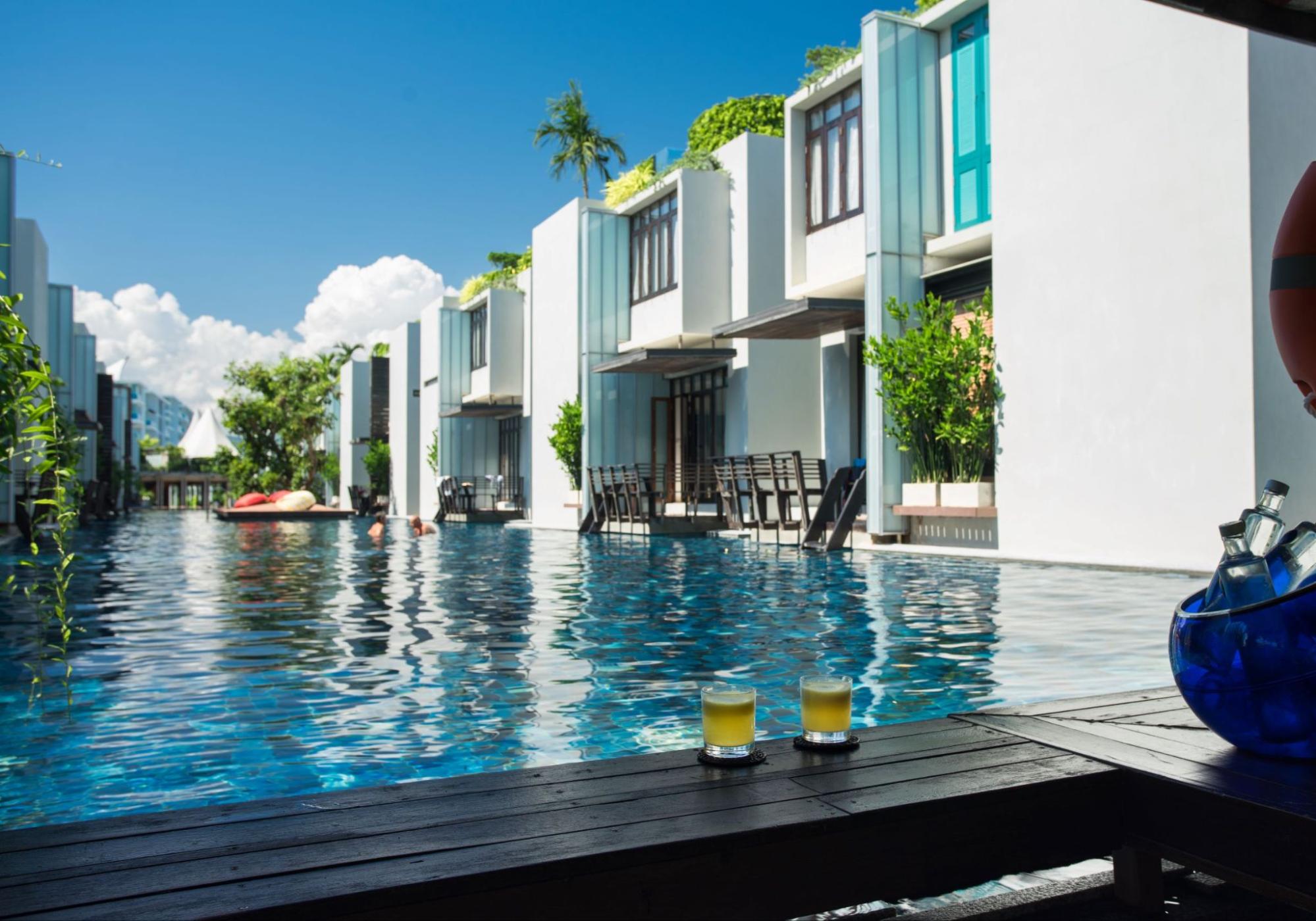 Pool Access LaZzzzz Suite Let's Sea เปิดประตูลงสระ Lagoon Pool