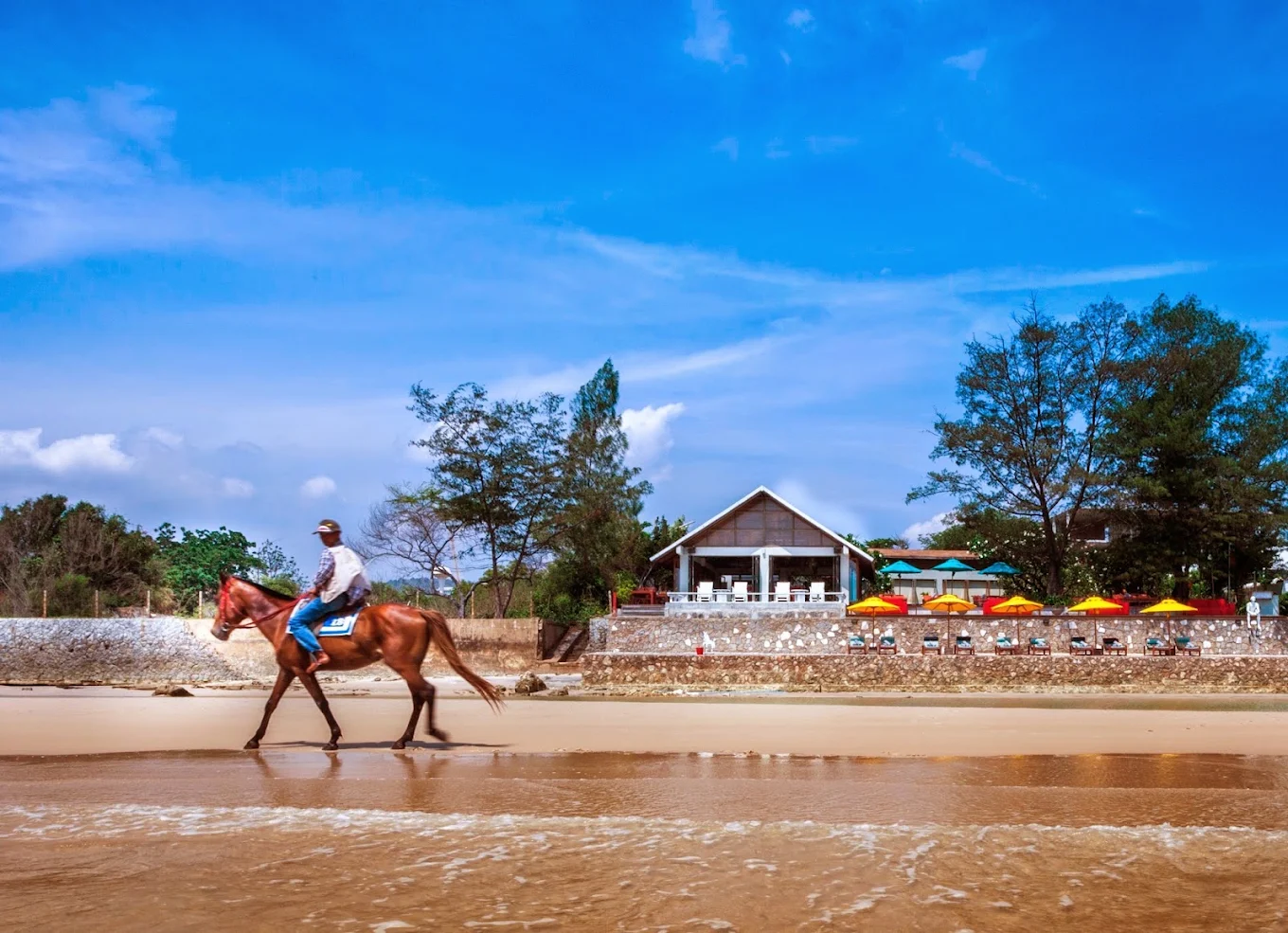 Things to do in Hua Hin สิ่งที่ควรทำเมื่อมาหัวหิน เช้าริมทะเล เขาตะเกียบ